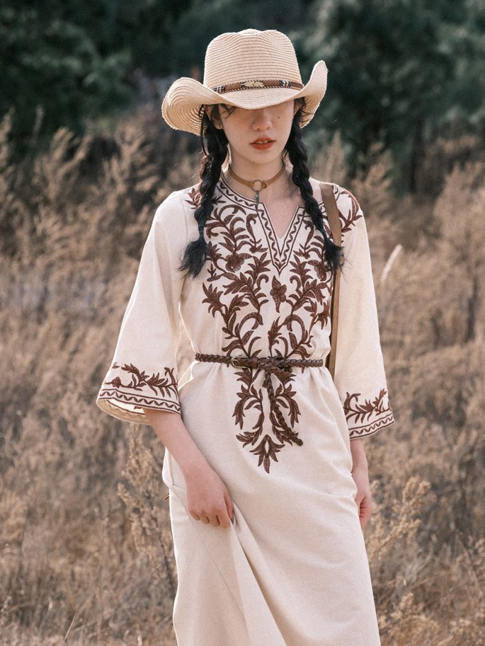 Embroidered cotton and linen dress - Image 4