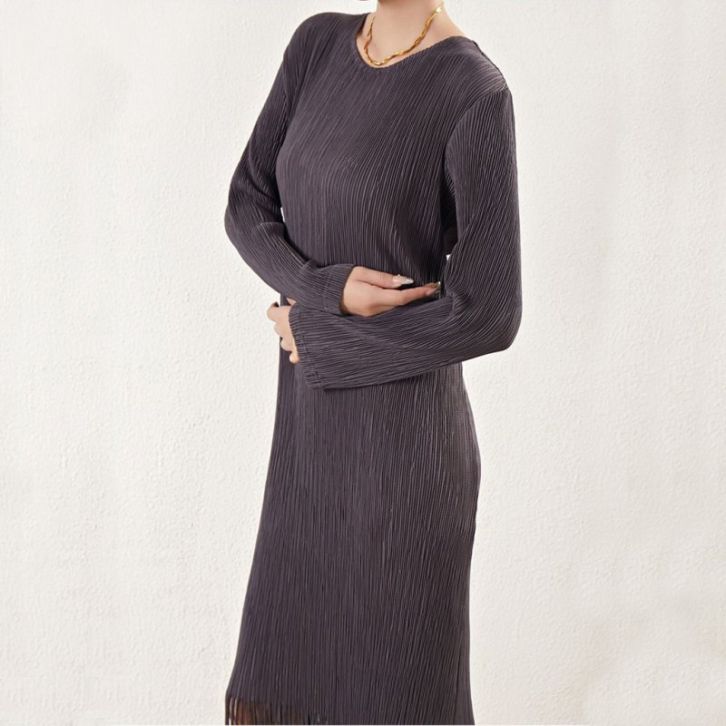 Factory Customized Women's Spring and Autumn Style Hem Tassel Pleated Long Sleeve Round Neck Loose Dress - Image 4