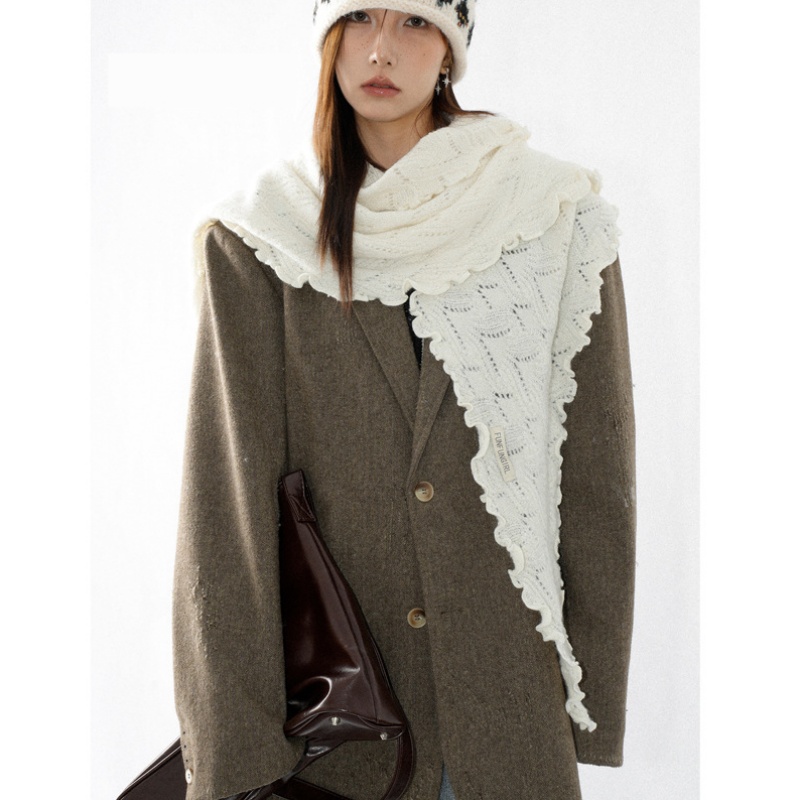 Ruffled Edge Triangle Scarf – Warm and Versatile Winter Shawl - Image 4