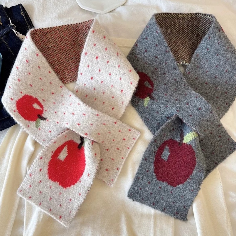 Cross Knit Neck Warmer – Winter Knit Scarf for Women, Cozy & Versatile - Image 4