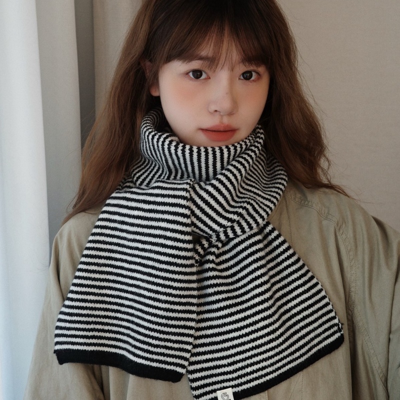 Women's Knitted Striped Scarf – Warm & Versatile Winter Neck Warmer - Image 4
