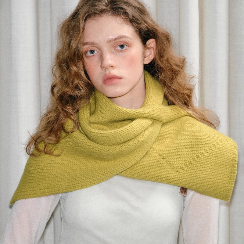 Wool Buttoned Scarf for Women – Warm & Versatile Winter Shawl