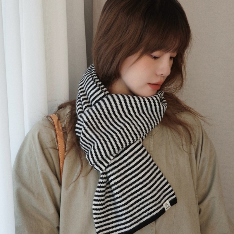 Women's Knitted Striped Scarf – Warm & Versatile Winter Neck Warmer - Image 3