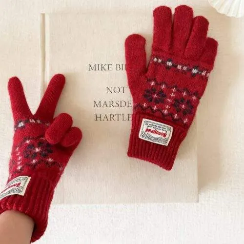 Fair Isle Pattern Wool Gloves for Women - Premium & Warm - product detail image 3 by TRANSION