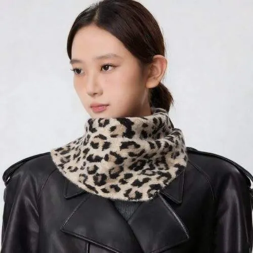 Vintage Wool Triangle Scarf – Warm Jacquard Winter Neck Scarf - custom OEM apparel by TRANSION